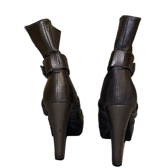 Sofia “tailgate” women’s size 8.5 platform heeled boots - Picture 4 of 7